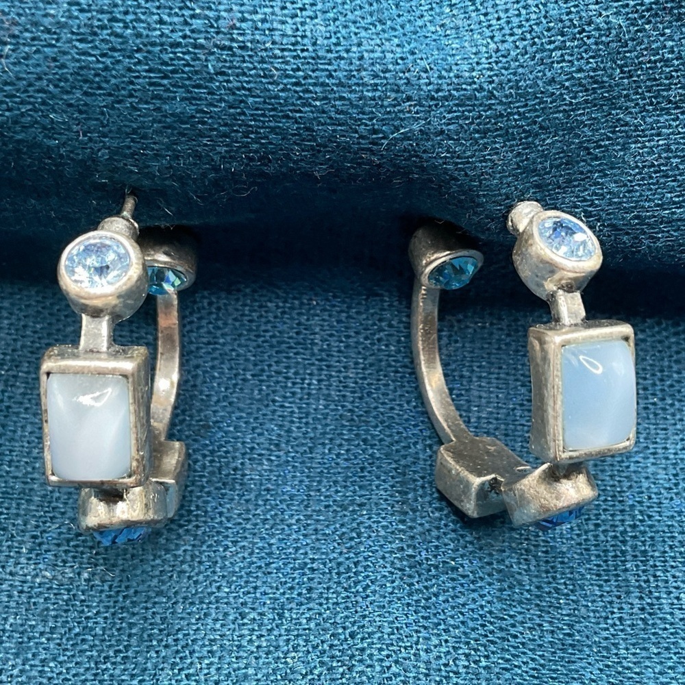 Beautiful jeweled hoop earrings Silver metal blue stones